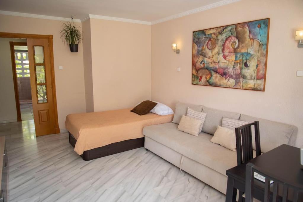 Piso Con Jardin Daire Málaga Dış mekan fotoğraf